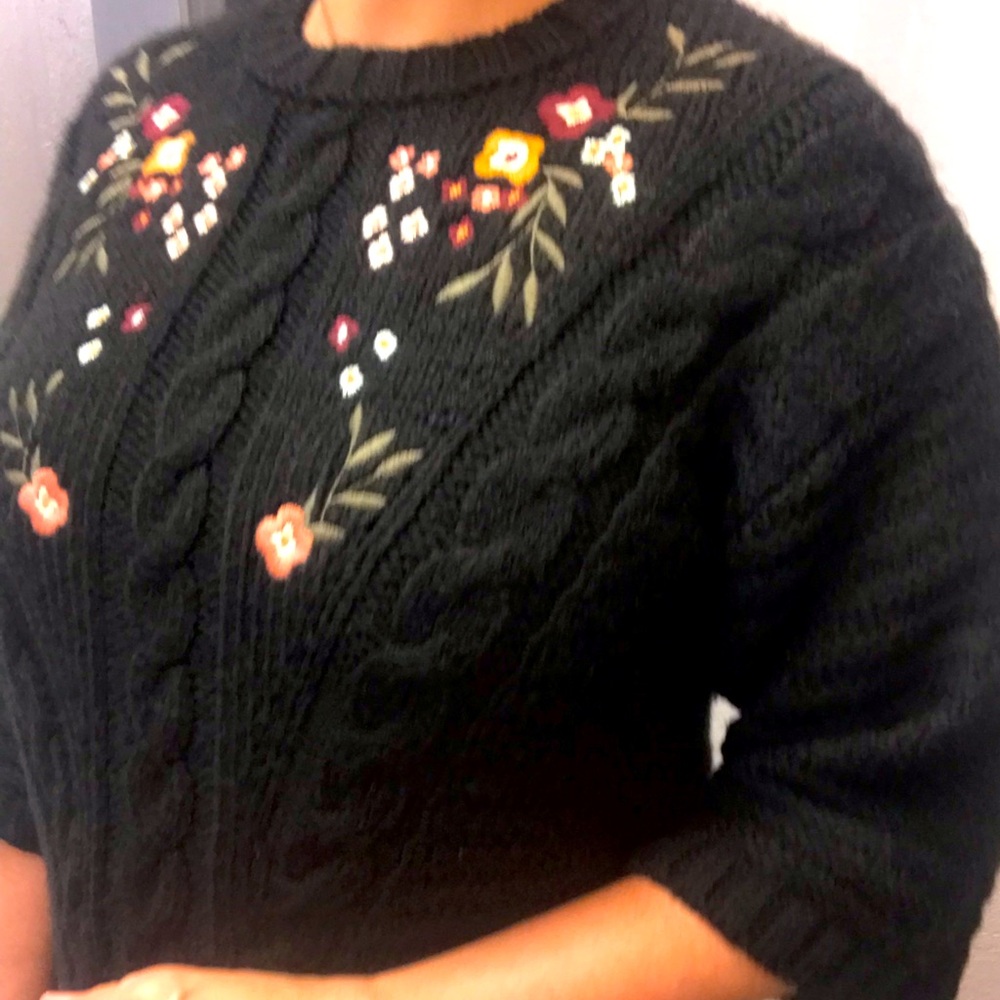 Mango casual Black sweater, size Small (USA).